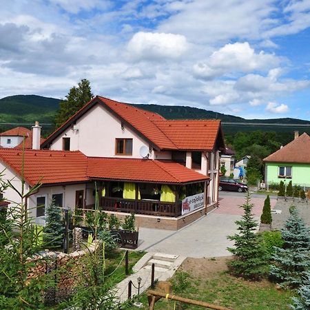 Andras Penzion Krásnohorské Podhradie Екстериор снимка